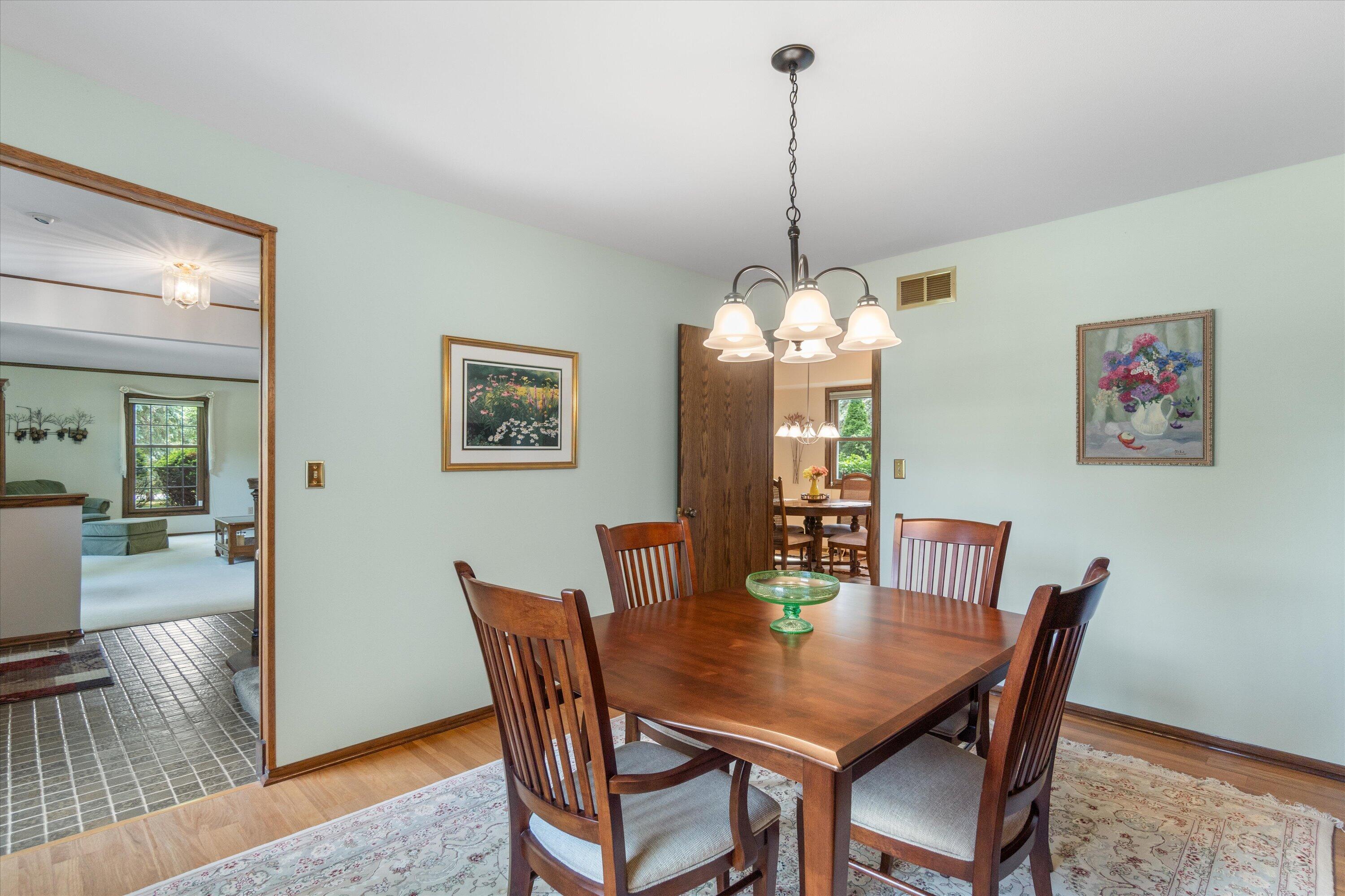 15655 Monet Court Brookfield, WI 53005 - Photo 8 of 60 28-DSC05244