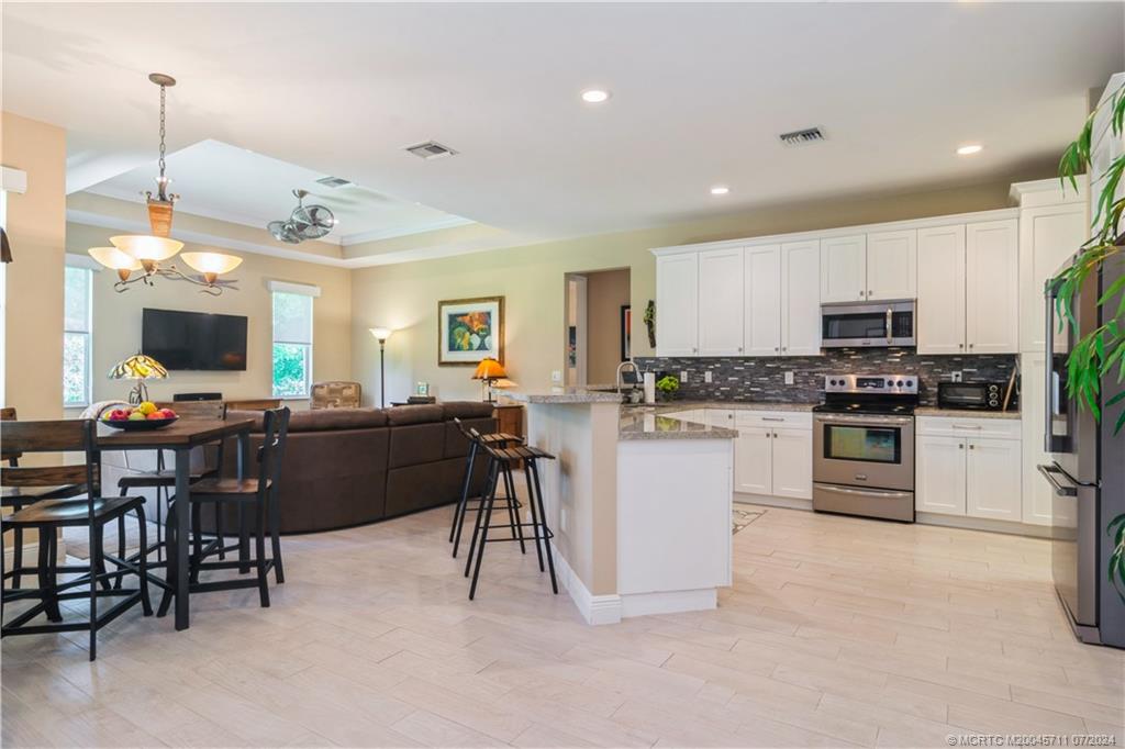299 Southwest Cocoloba Way Stuart, FL 34997 - Photo 10 of 35 Gallery Image 10