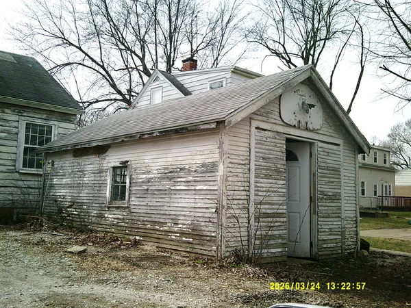 $39,900 | 1725 23rd Avenue, Rock Island, IL 61201
