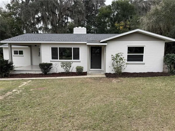 a front view of house with yard