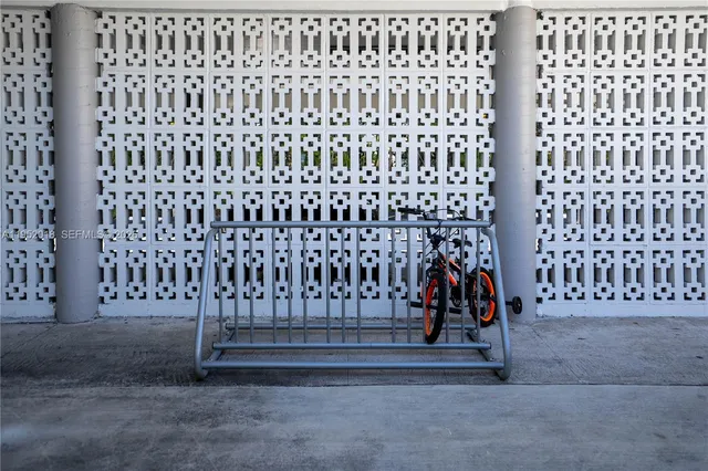 $1,800 | 6650 Miller Drive, Unit 7, Miami, FL 33155