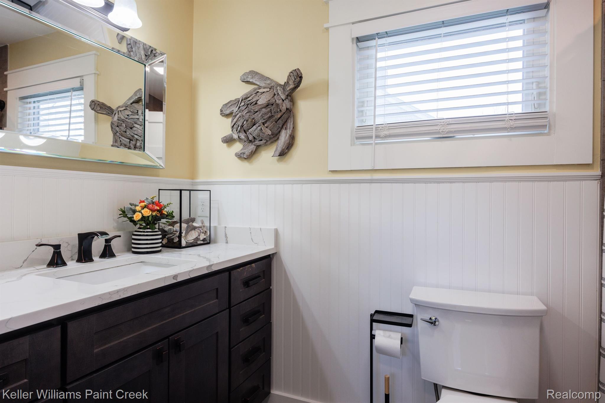 215 Benjamin Street Romeo, MI 48065 - Photo 15 of 46 First Floor Full Bathroom