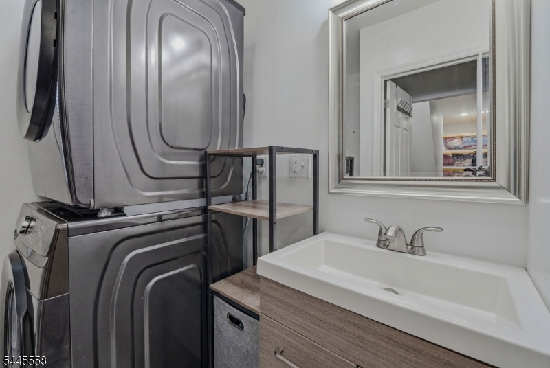 137 New Street, Unit 2 Paterson, NJ 07501 - Photo 7 of 17