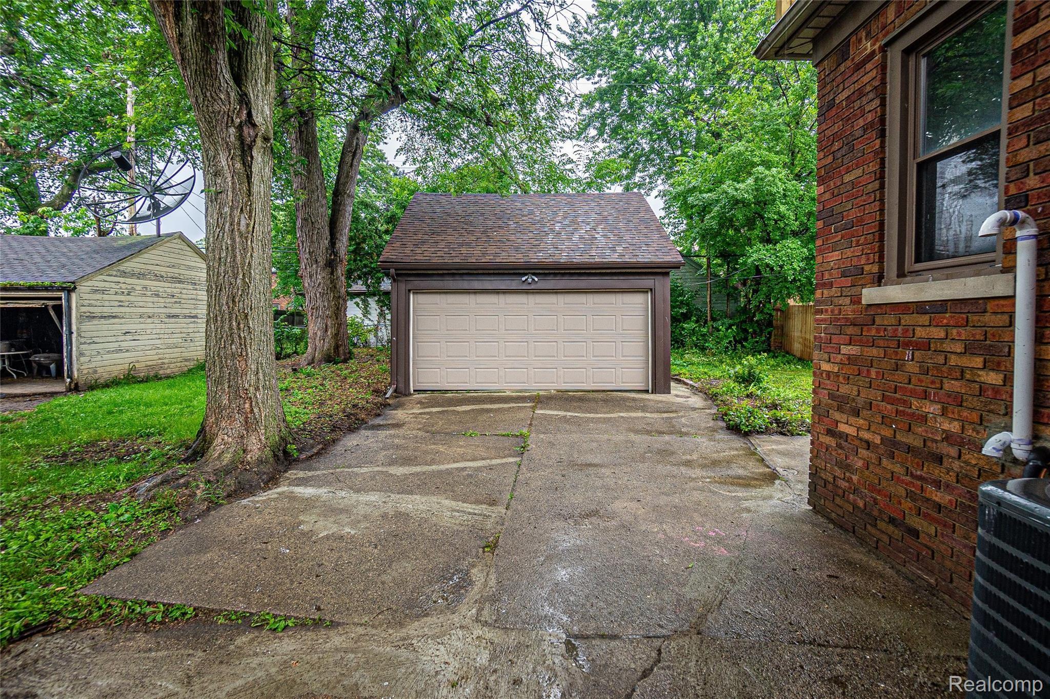 4326 Yorkshire Road Detroit, MI 48224 - Photo 9 of 38 DSC04871.jpg