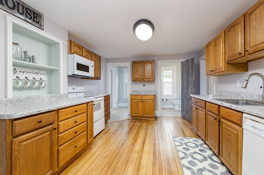 118 South 1st Street Long Grove, IA 52756 - Photo 7 of 24