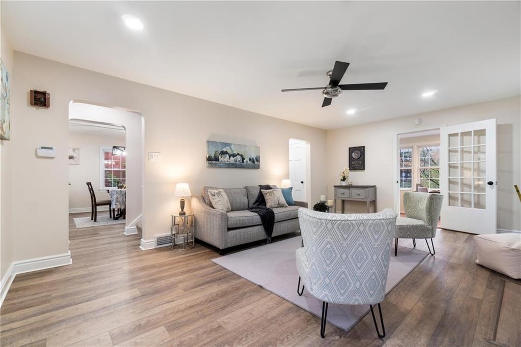 2370 Collins Road Pittsburgh, PA 15235 - Photo 16 of 28 Gallery Image 16