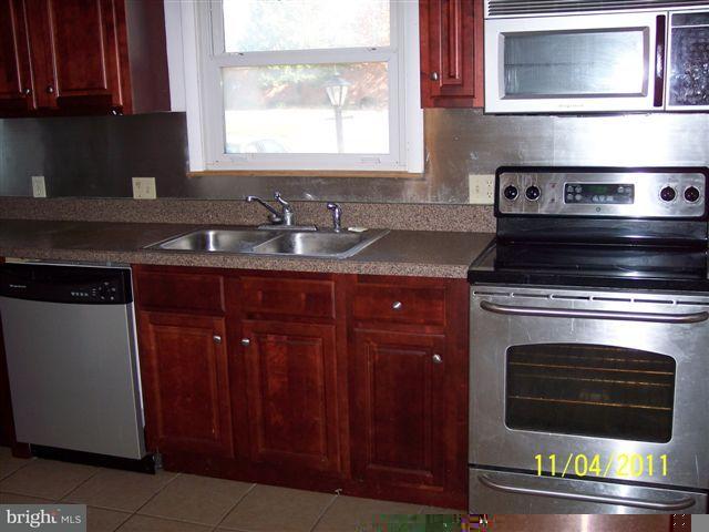 44 Graybill Road Leola, PA 17540 - Photo 3 of 14 Gallery Image 3