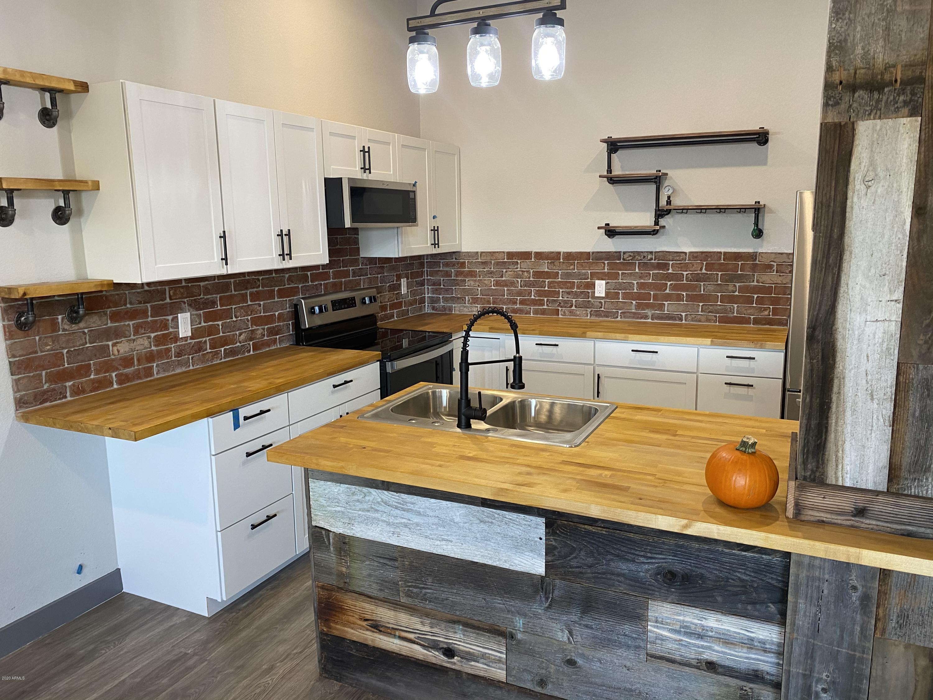 2021 East Osborn Road, Unit 13 Phoenix, AZ 85016 - Photo 3 of 33 Kitchen