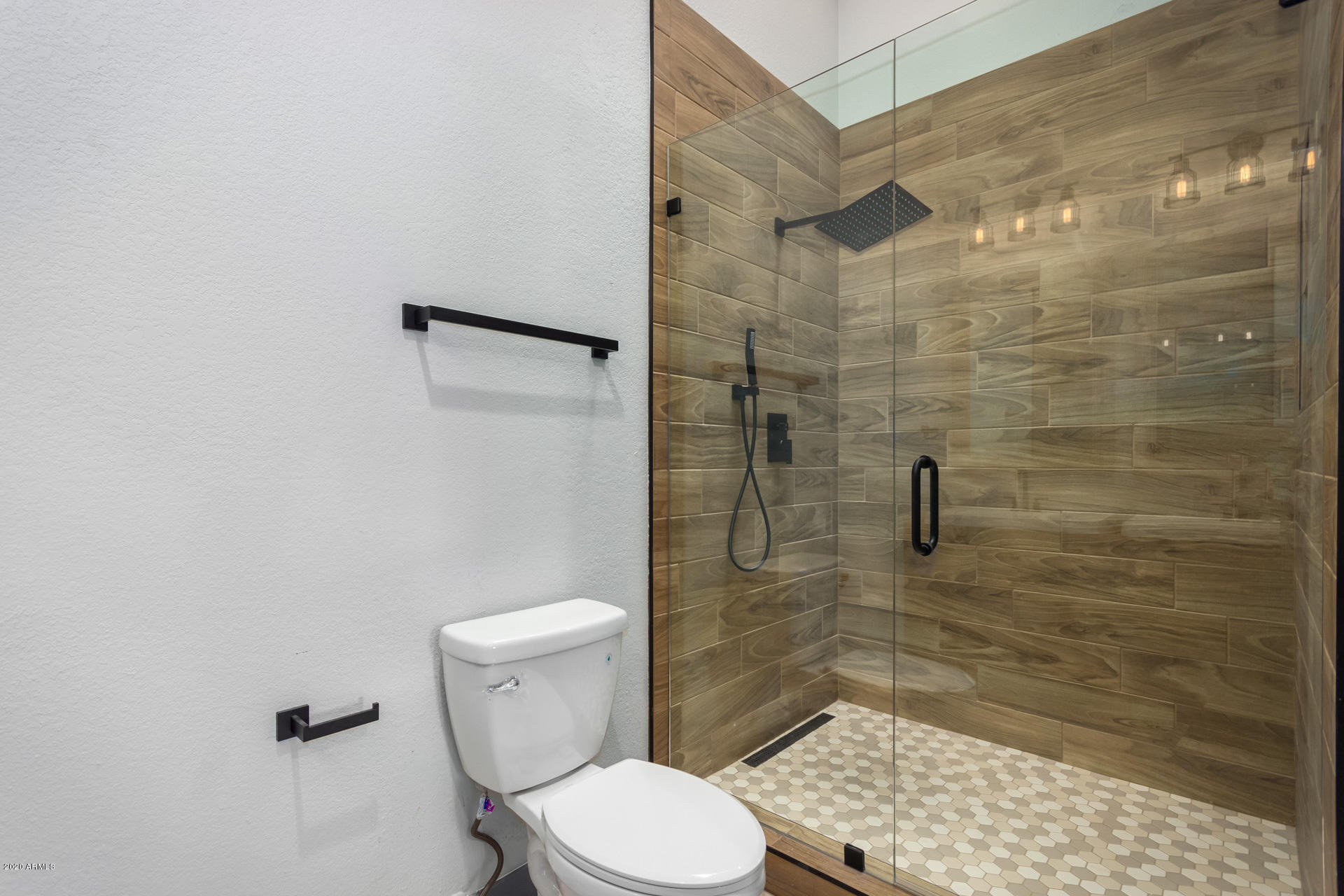 2021 East Osborn Road, Unit 13 Phoenix, AZ 85016 - Photo 4 of 33 En Suite Bathroom
