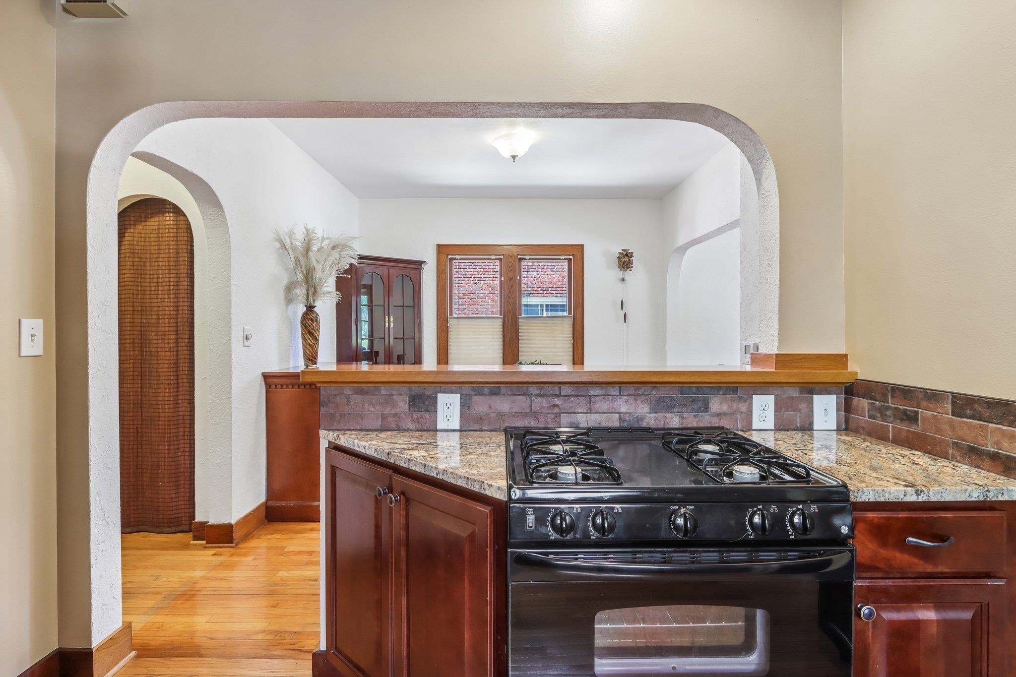 406 Maple Avenue Madison, WI 53704 - Photo 13 of 59