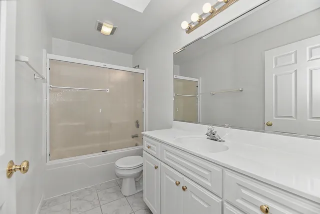 $575,000 | 22501 88th Street, Salem Lakes, WI 53168