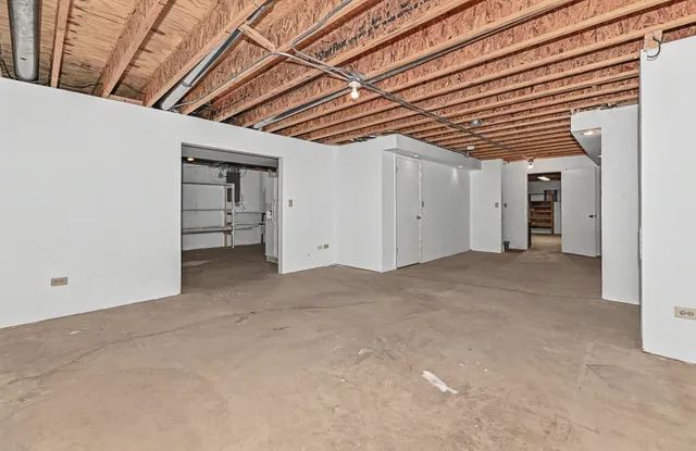 $575,000 | 22501 88th Street, Salem Lakes, WI 53168