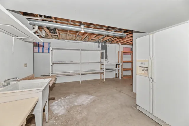 $575,000 | 22501 88th Street, Salem Lakes, WI 53168