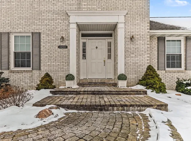 $575,000 | 22501 88th Street, Salem Lakes, WI 53168