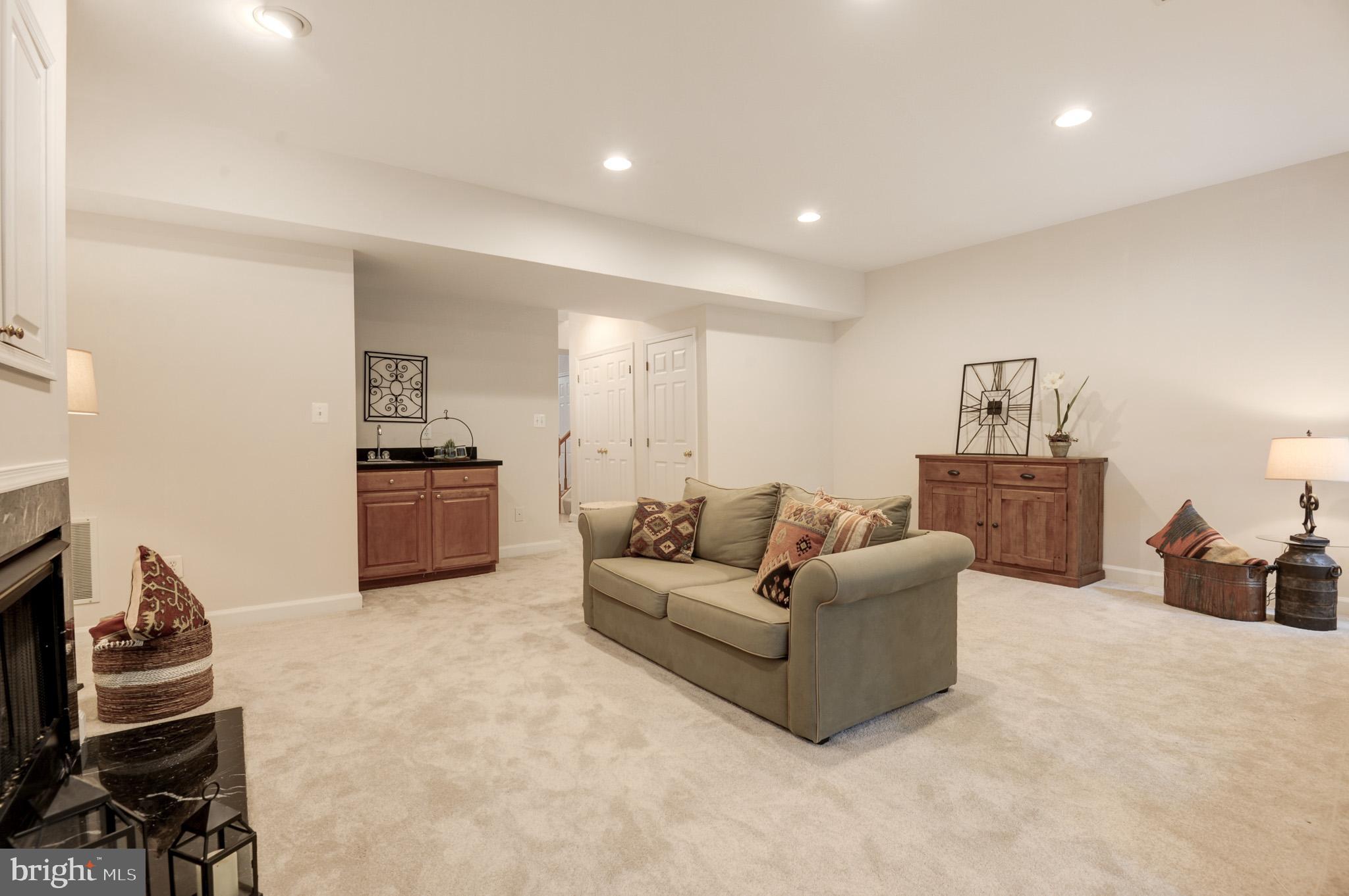 11133 Little Compton Drive Reston, VA 20191 - Photo 5 of 39 Rec room also offers a wet bar