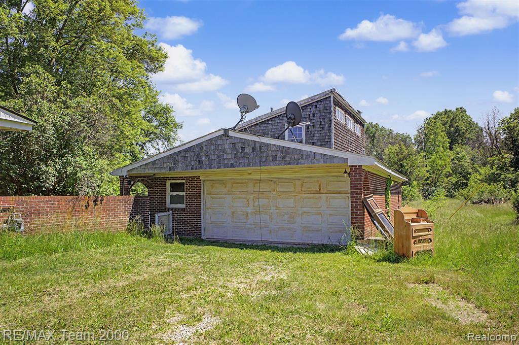 2145 Oakville Waltz Road New Boston, MI 48164 - Photo 54 of 56
