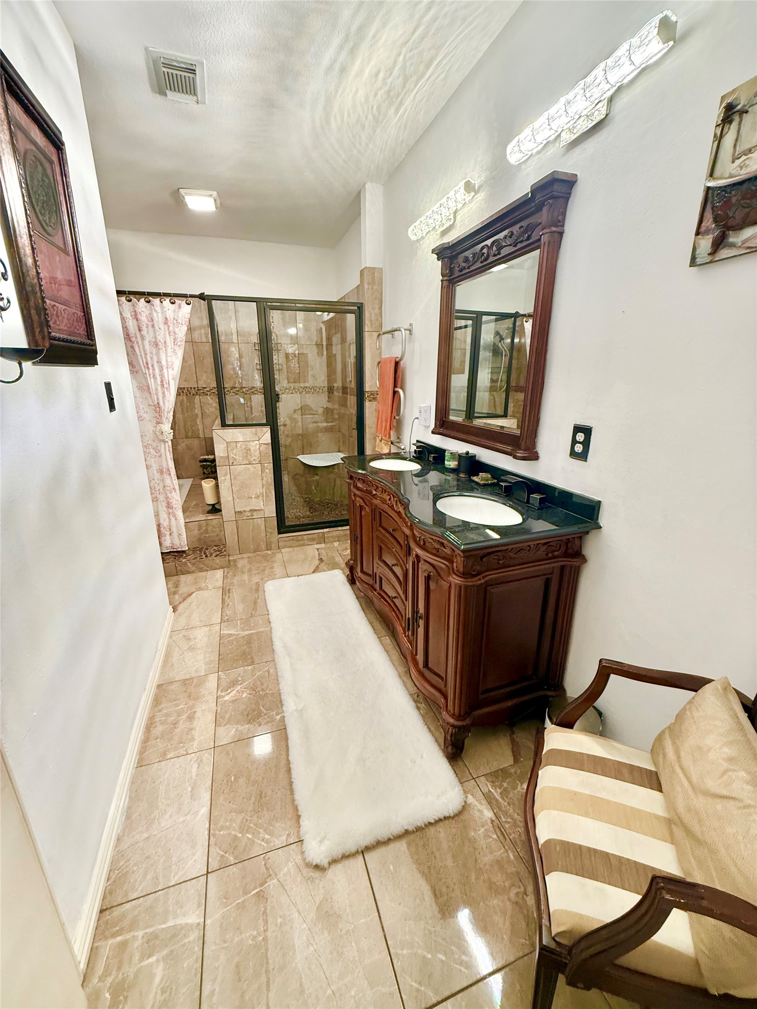6000 Reims Road, Unit 3010 Houston, TX 77036 - Photo 13 of 28 Spa Like Primary Bath