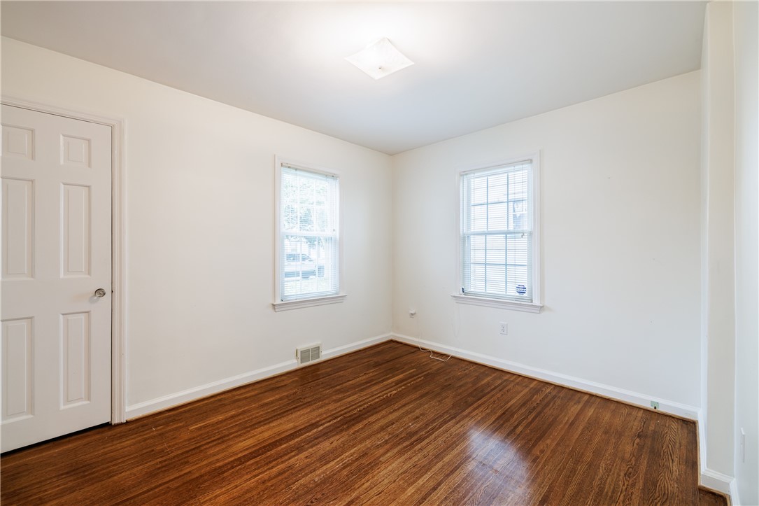 910 Whitlock Road Irondequoit, NY 14609 - Photo 17 of 21