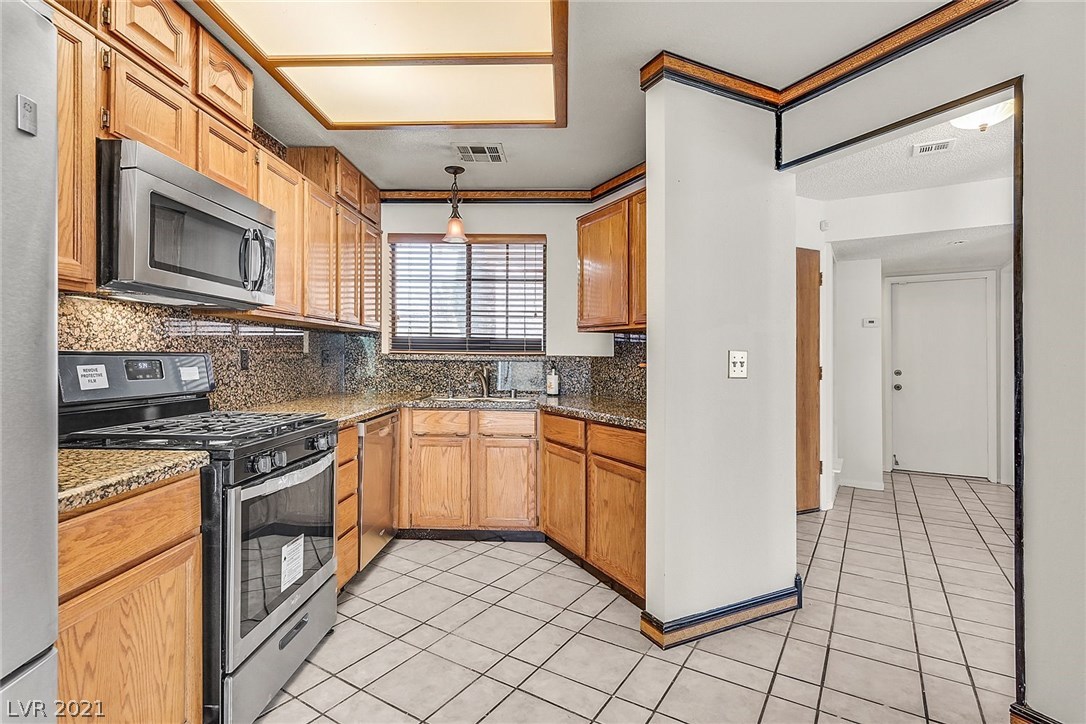 6560 West Beacon Road Las Vegas, NV 89108 - Photo 11 of 25 Gallery Image 11