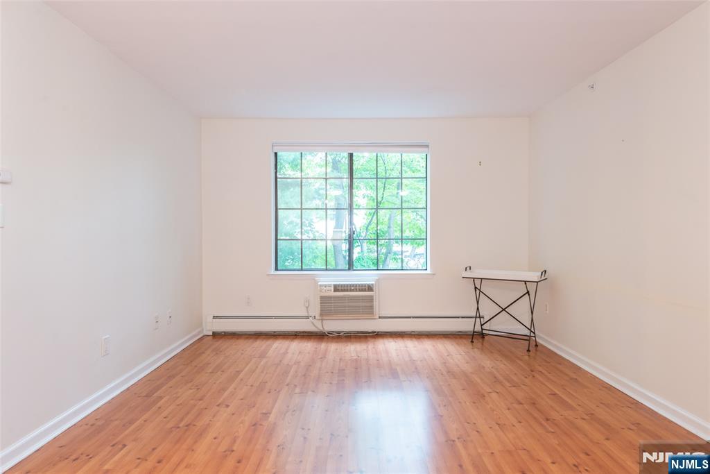 1406 Faulkner Court Mahwah, NJ 07430 - Photo 7 of 25