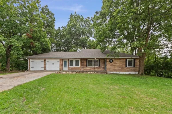 $299,000 | 8105 East 80th Terrace, Kansas City, MO 64138