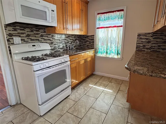 $760,000 | 104-18 216th Street | Queens Village