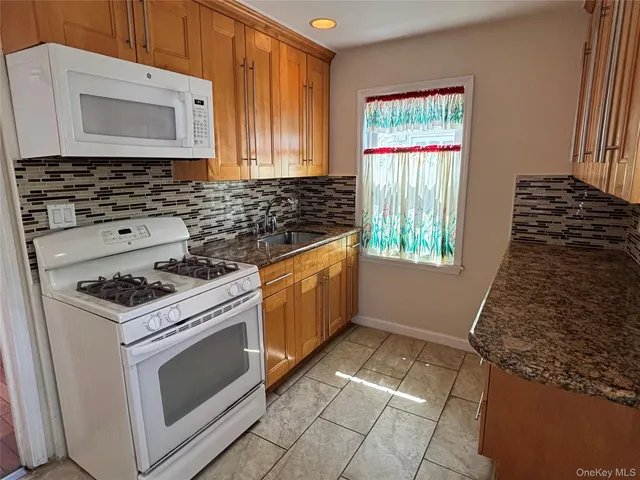 $760,000 | 104-18 216th Street | Queens Village