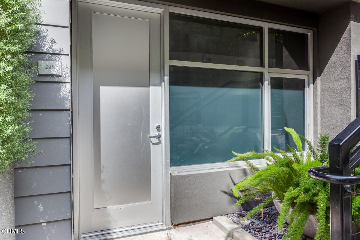 4111 Sunset Boulevard, Unit 225 Los Angeles, CA 90029 - Photo 2 of 42 MLS-9