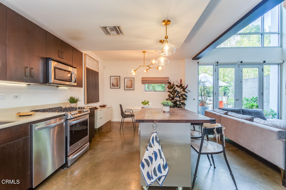 4111 Sunset Boulevard, Unit 225 Los Angeles, CA 90029 - Photo 12 of 42 MLS-13