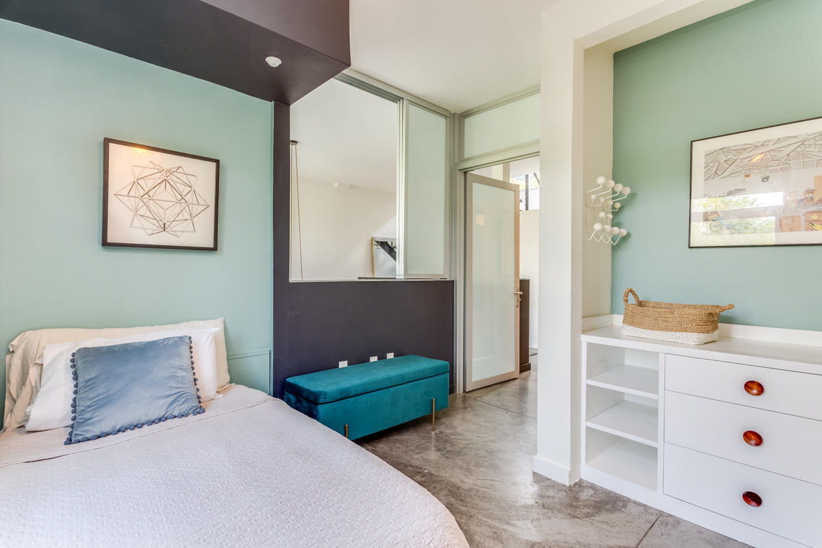 4111 Sunset Boulevard, Unit 225 Los Angeles, CA 90029 - Photo 24 of 42 MLS-39