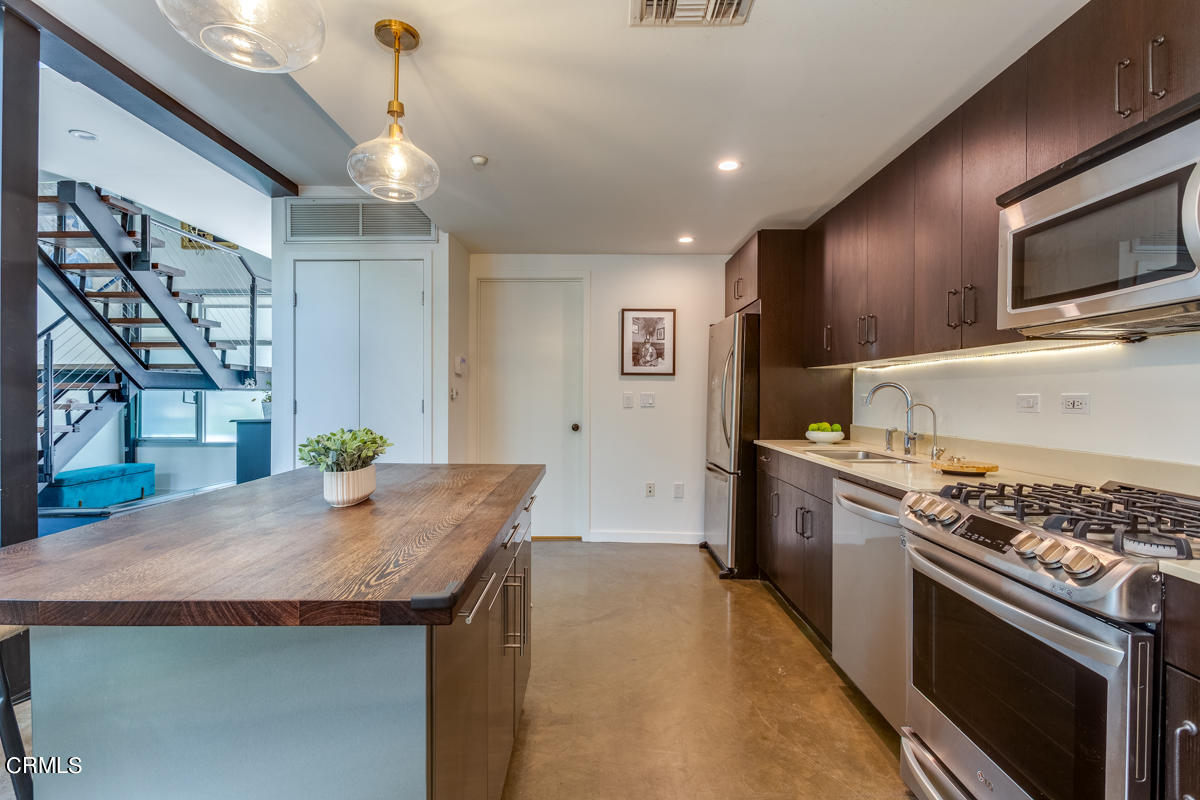 4111 Sunset Boulevard, Unit 225 Los Angeles, CA 90029 - Photo 8 of 42 MLS-18