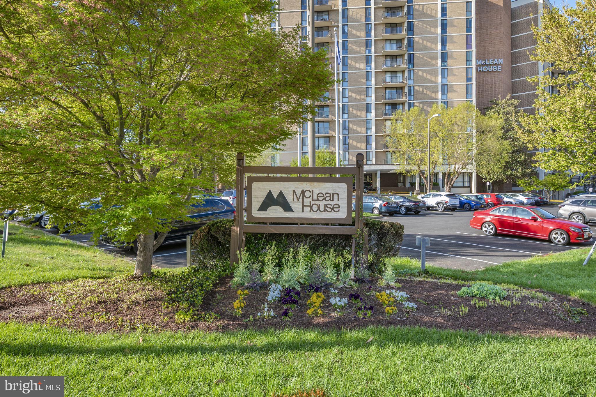 6800 Fleetwood Road, Unit 509 McLean, VA 22101 - Photo 44 of 48 a view of a sign board with yard