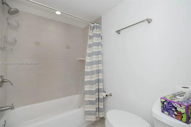 $2,600 | 801 Lake Shore Drive, Unit 502, Lake Park, FL 33403