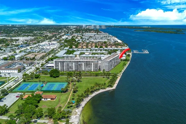 $2,600 | 801 Lake Shore Drive, Unit 502, Lake Park, FL 33403