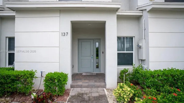 $2,300 | 137 Northeast 3rd Street, Florida City, FL 33034