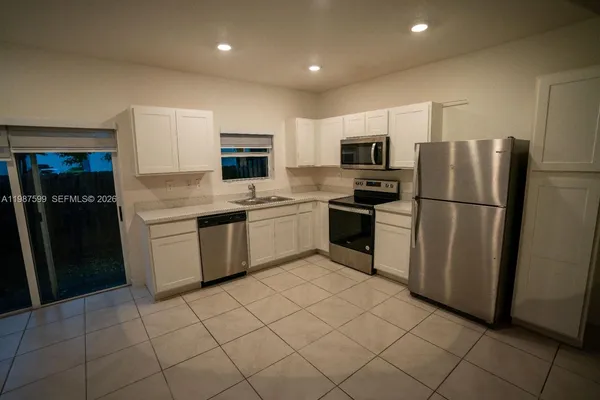 $2,300 | 137 Northeast 3rd Street, Florida City, FL 33034