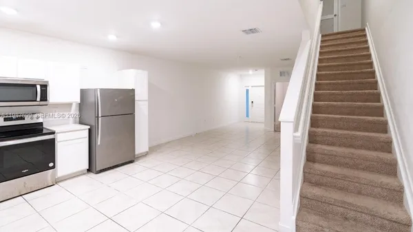 $2,300 | 137 Northeast 3rd Street, Florida City, FL 33034