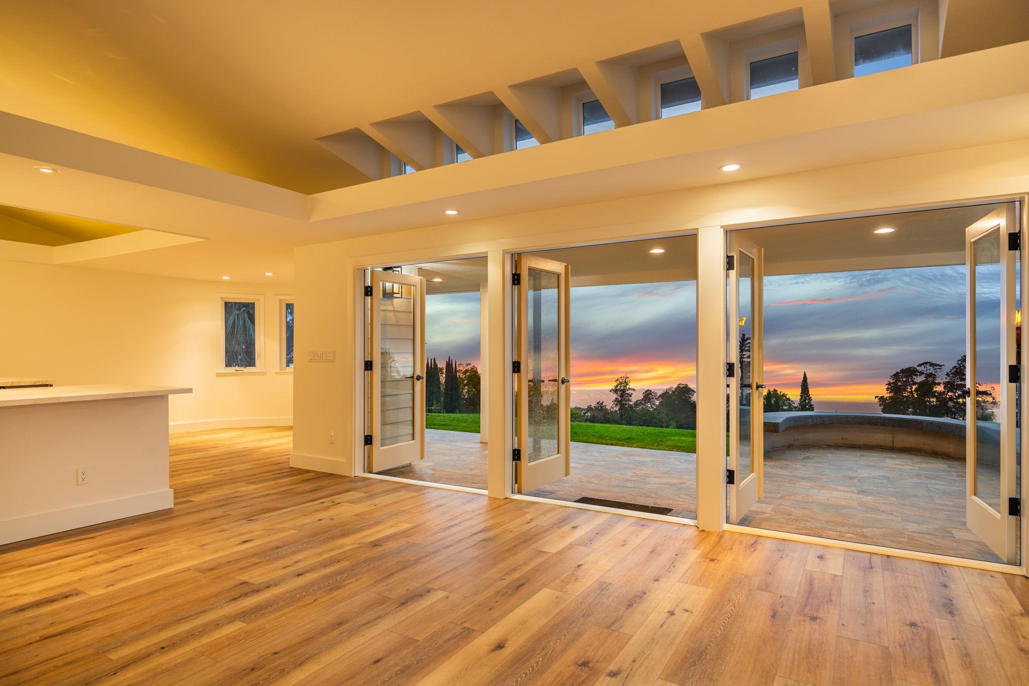 7733 Kula Highway Kula, HI 96790 - Photo 6 of 43 a view of a balcony