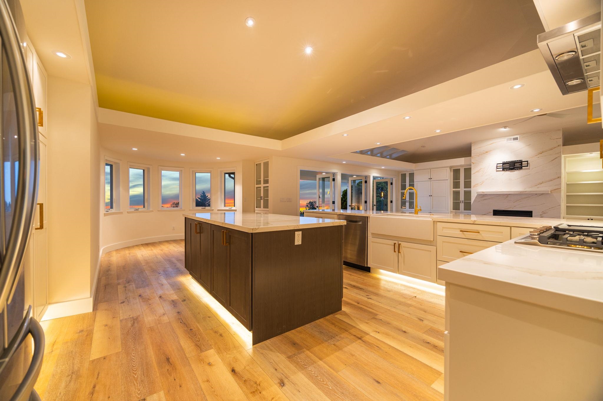 7733 Kula Highway Kula, HI 96790 - Photo 7 of 43 a living room with stainless steel appliances kitchen island granite countertop a large kitchen counter top and a view of living room