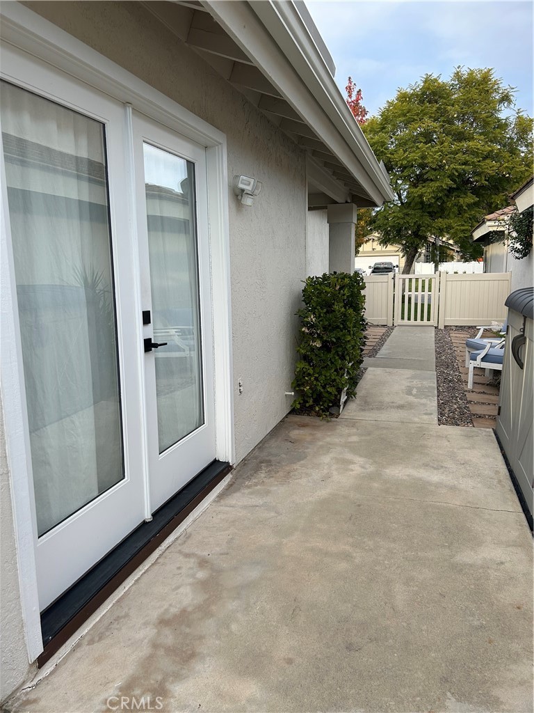30433 Danube Court Temecula, CA 92591 - Photo 11 of 12 a view of a garage