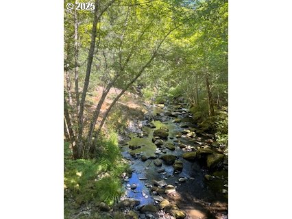 Oak Ridge Road White Salmon, WA 98672 - Photo 13 of 34 a backyard of a house