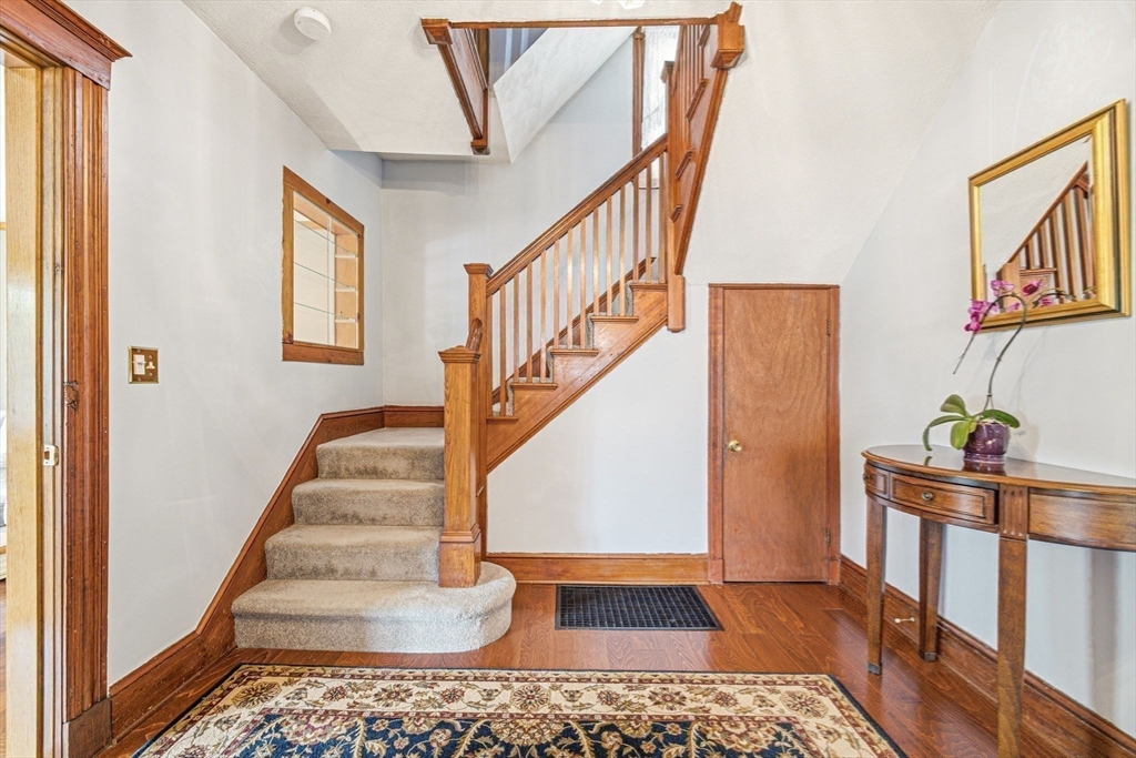 83 Grand Street Reading, MA 01867 - Photo 4 of 42