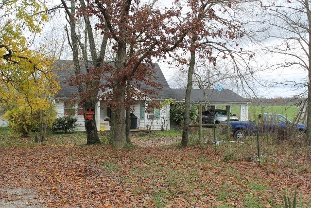 527 York Morgan Road Jamestown, TN 38556 - Photo 2 of 5 front of home