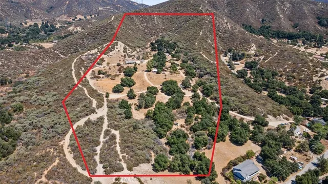 $777,000 | 39813 Calle Carona, Green Valley, CA 91390