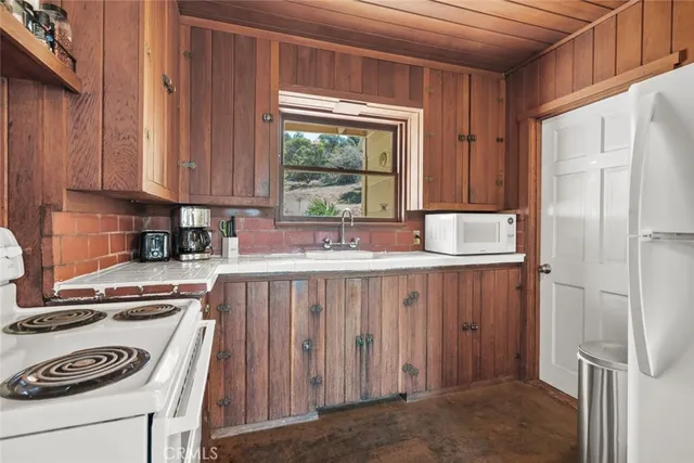 $777,000 | 39813 Calle Carona, Green Valley, CA 91390