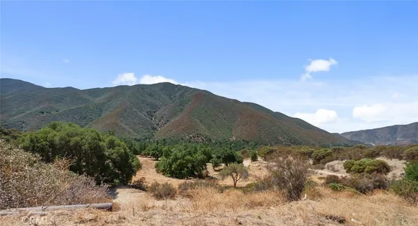 $750,000 | 39813 Calle Carona, Green Valley, CA 91390