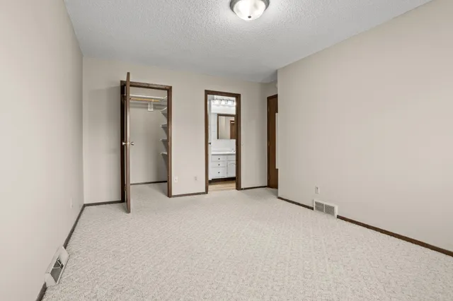 $210,000 | 2305 4th Avenue South, Moorhead, MN 56560