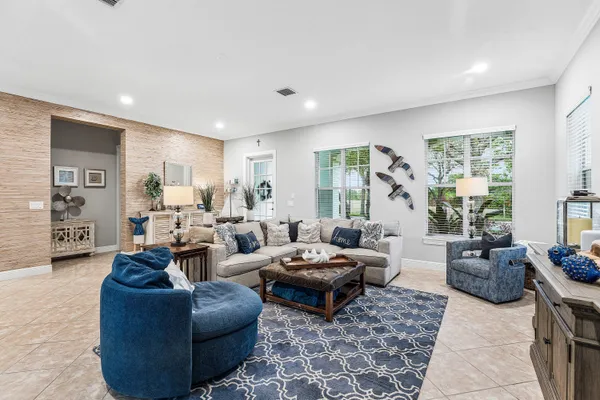 $1,299,000 | 206 Botanica Drive, Jupiter, FL 33458