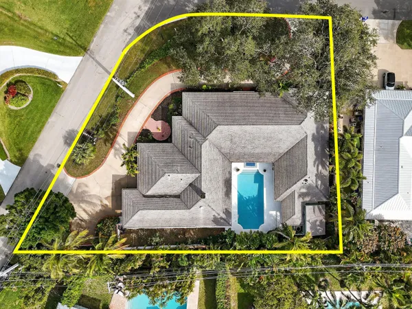 $1,299,000 | 285 Golfview Drive, Tequesta, FL 33469