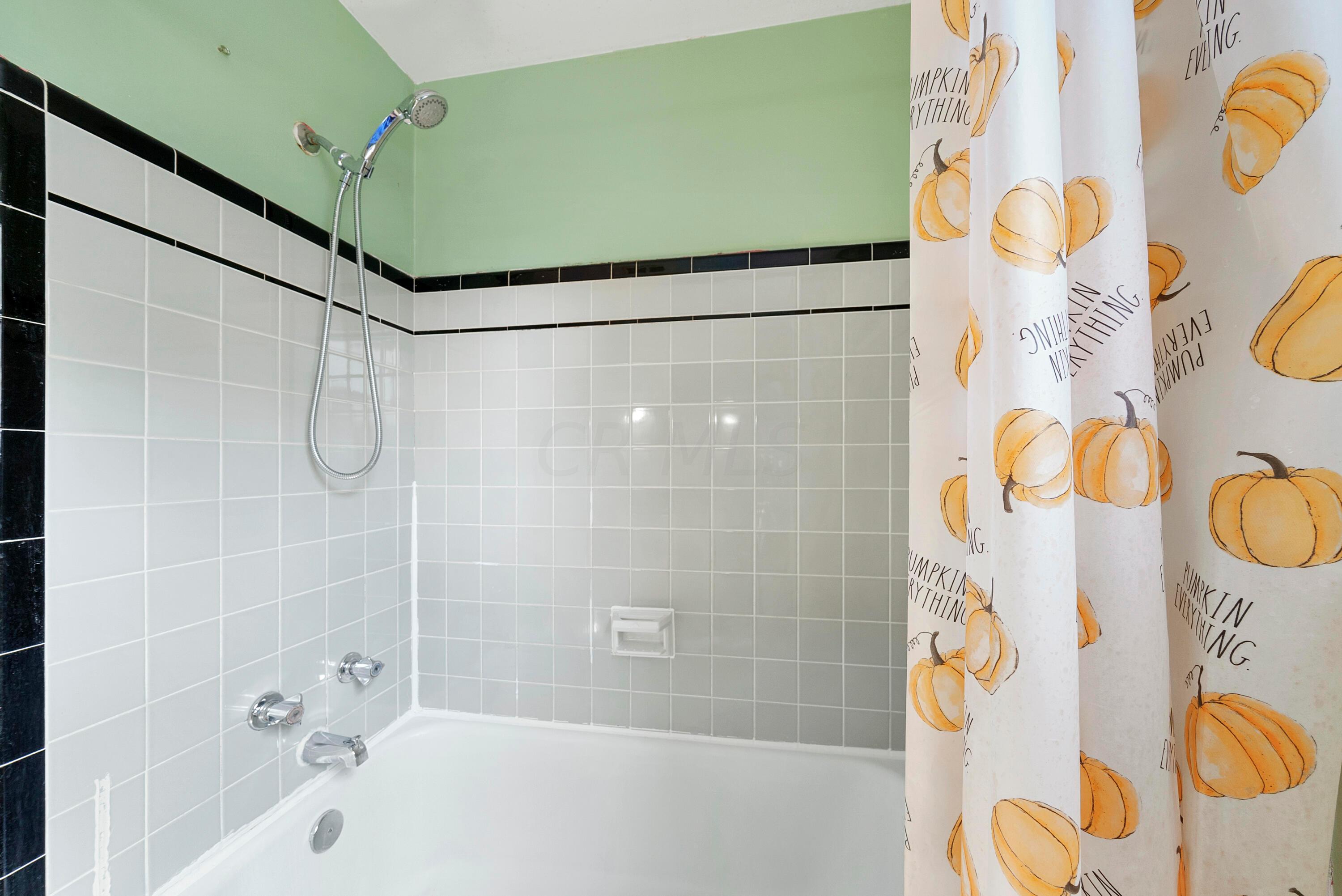2676 Welsford Road Columbus, OH 43221 - Photo 24 of 30 FB